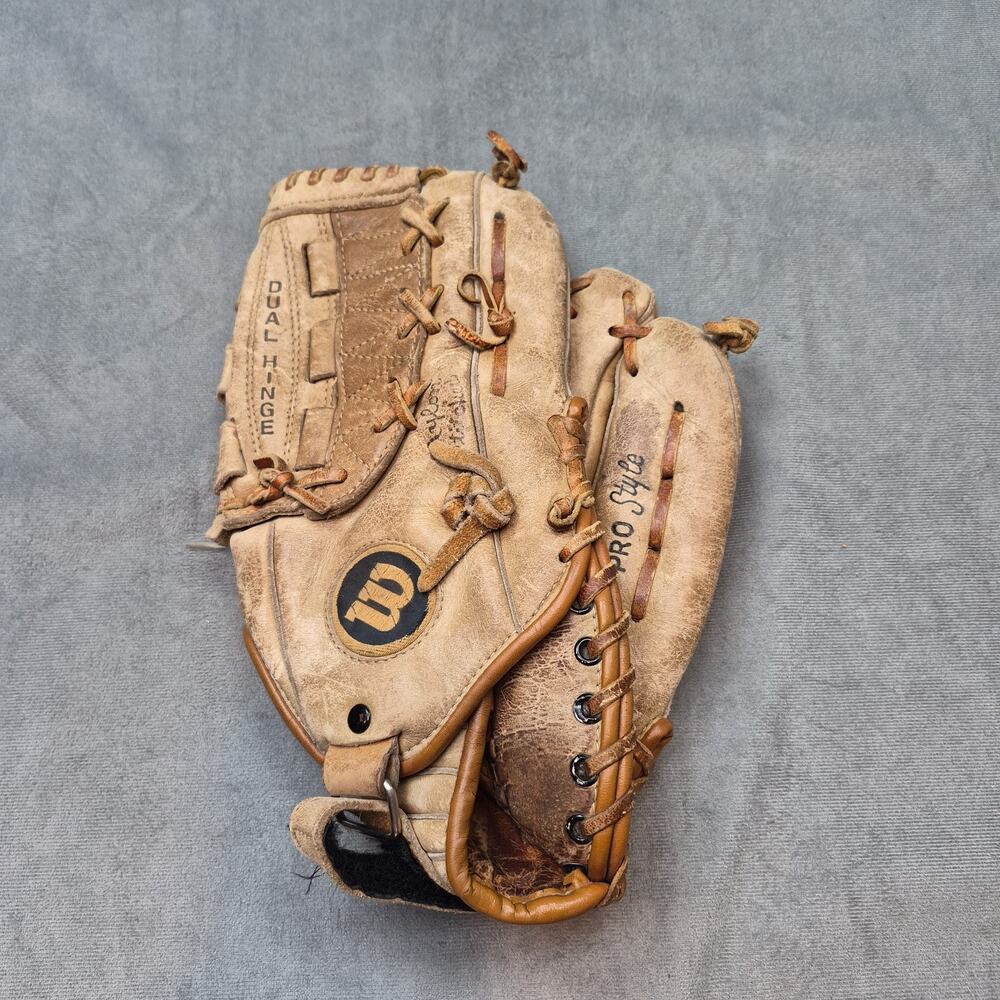 Wilson A2234 RHT Baseball Glove Mitt Dual Hinge Pro Style Ron Guidry size 14"